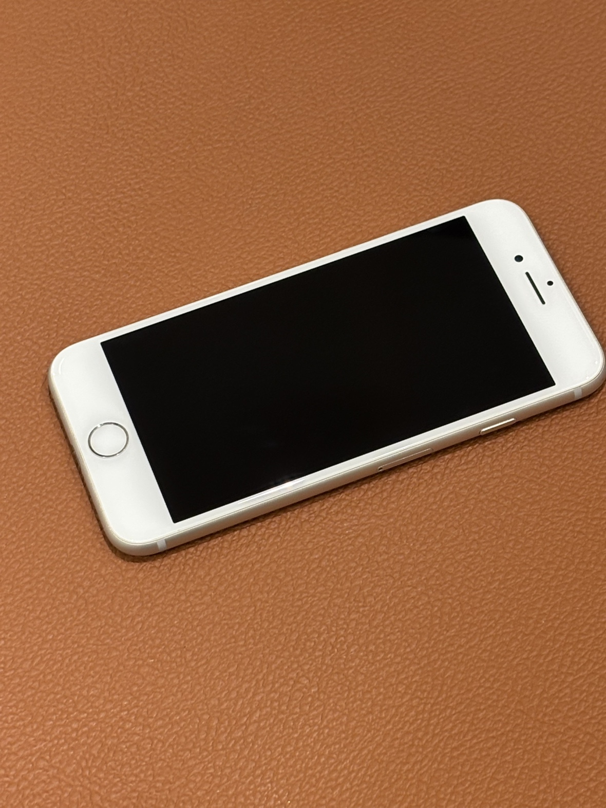 バッテリーの減りが早いiPhone7（アイフォン）のバッテリー交換承りました！！